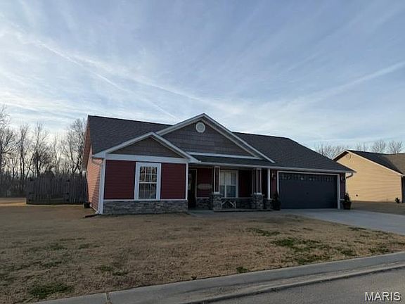2nd image of 210 Macintosh Ln