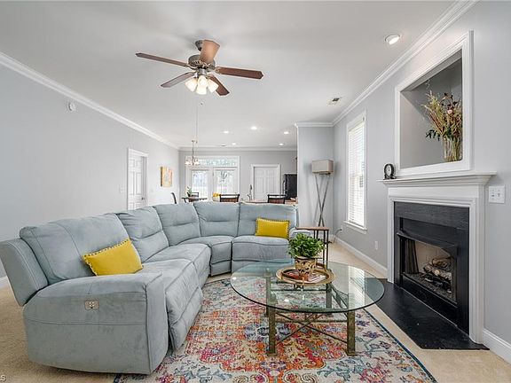 3rd image of 14 Nandina Dr