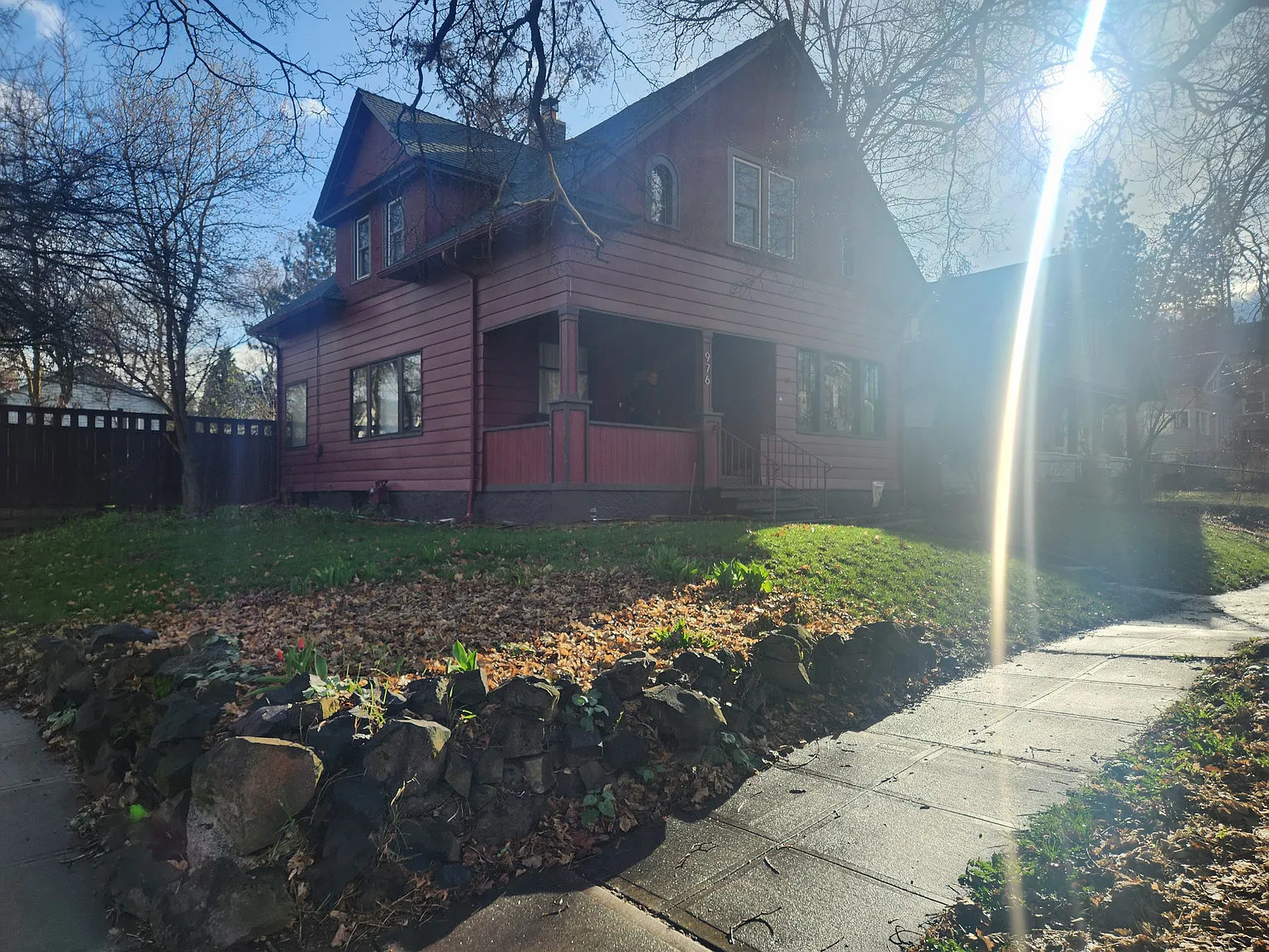 976 E 10th Ave — Photo 1