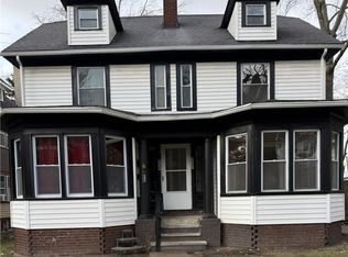 3235 Oak Rd, Cleveland Heights, OH 44118