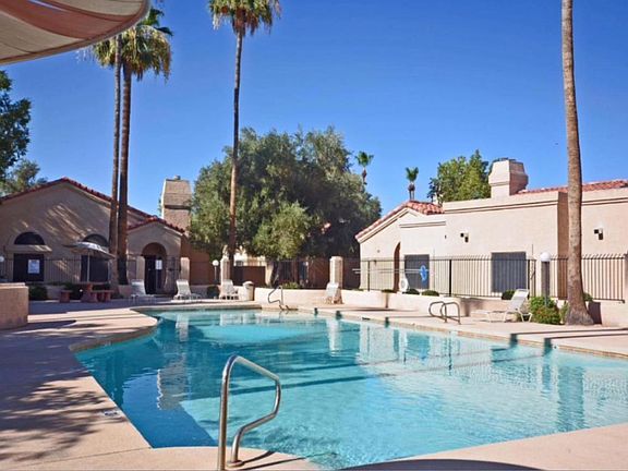 Community Pool (same one, opposite angle).