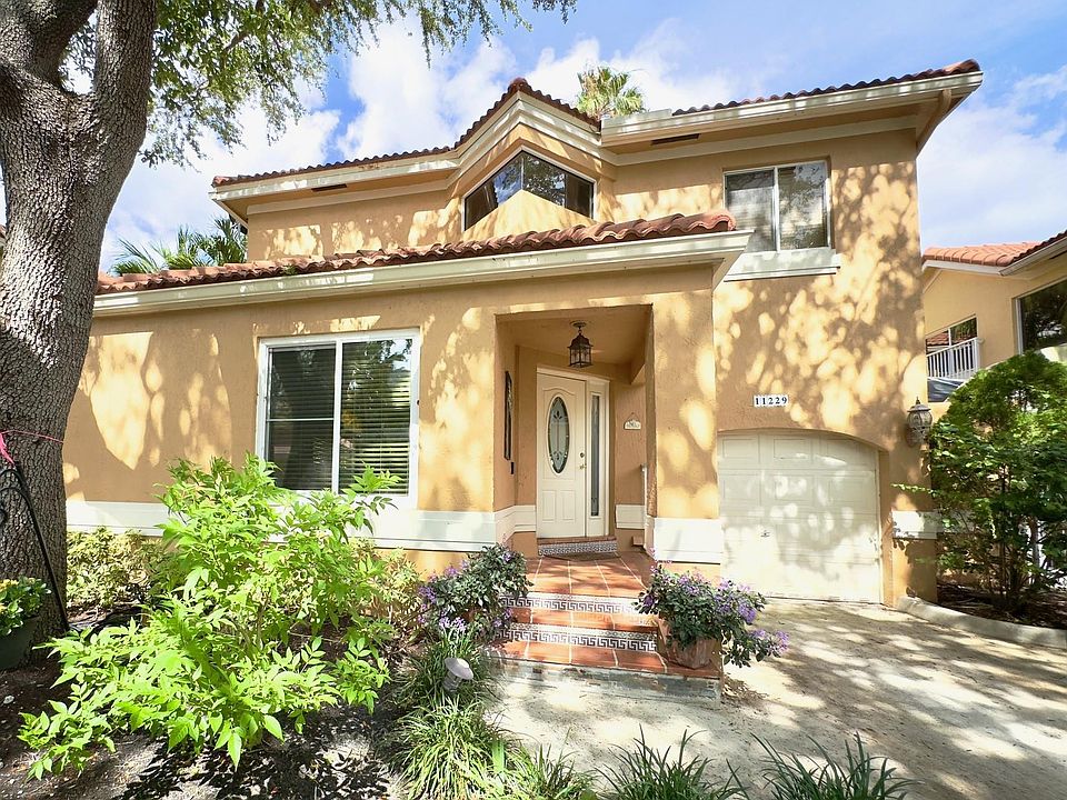 1st image of 11229 Lakeview Drive
