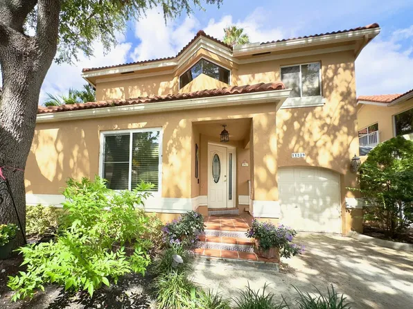 11229 Lakeview Drive, Coral Springs, FL 33071