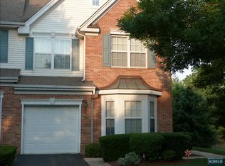 140 Stratford Dr, Nutley, NJ 07110