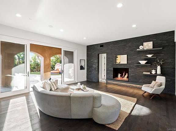 4th image of 16615 Duck Pond Ln