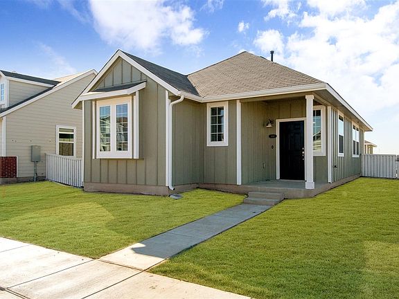 2nd image of 300 Hortus Dr