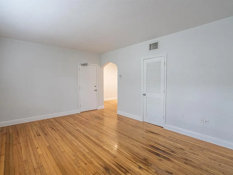 1007 Bay Dr #203 — Photo 14