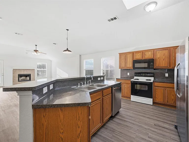 518 Niagara Falls Dr — Photo 30