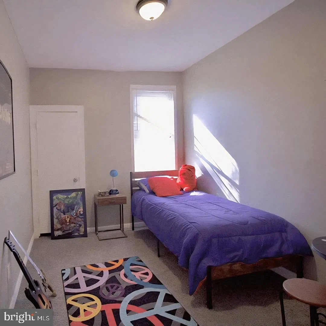 4 bed, 1.5 bath, 1434 sqft, $1,950 — Photo 4