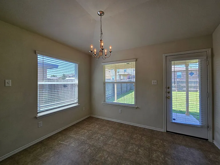 4604 Black Forest Ln — Photo 13