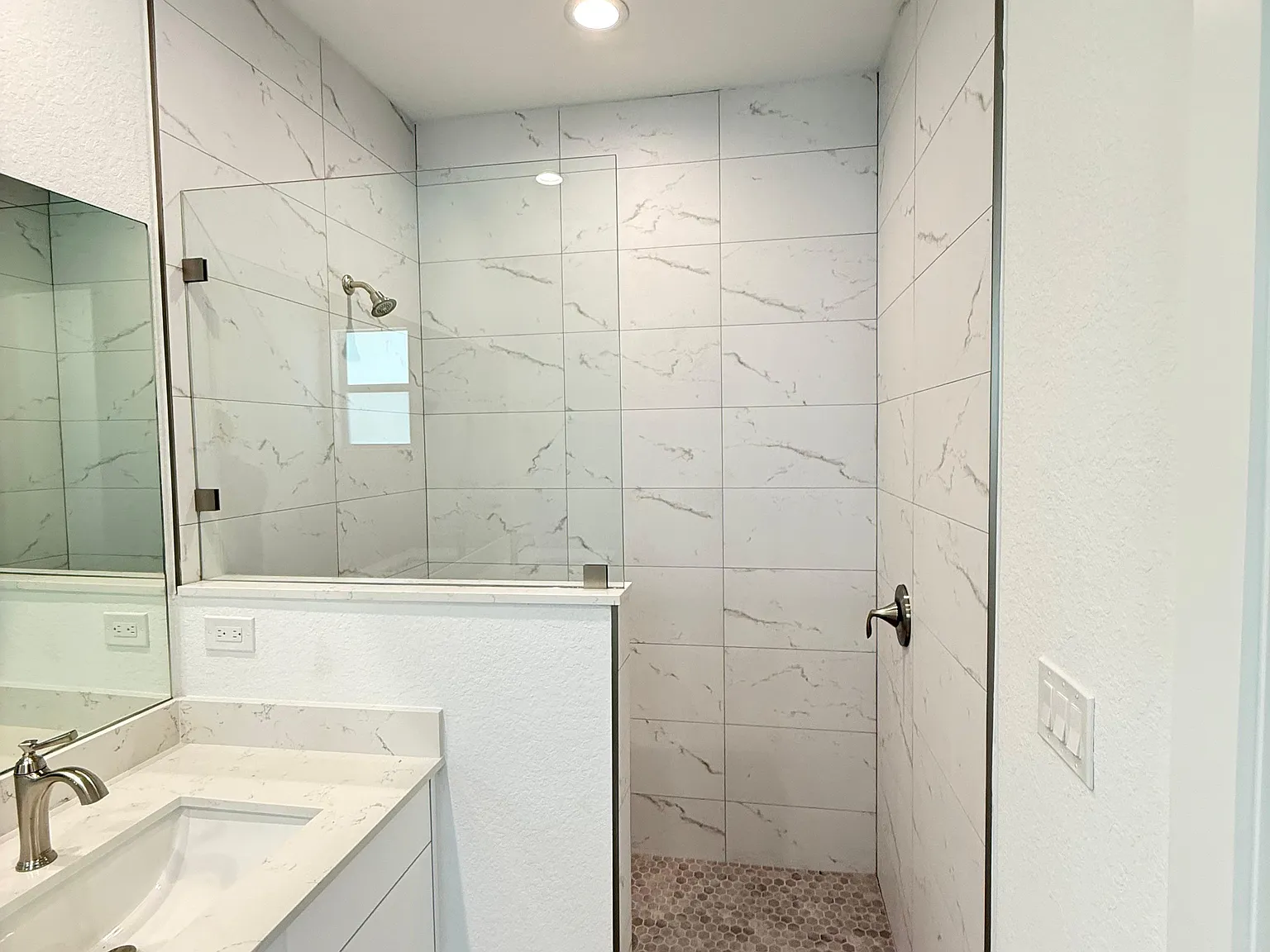 3 bed, 1720 sqft, $2,400 — Photo 4
