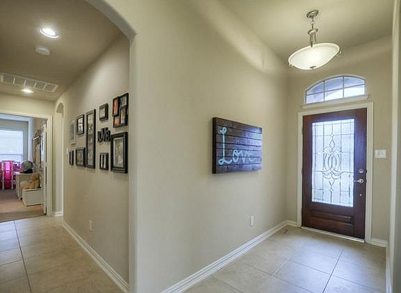4th image of 1633 Suncatcher Way
