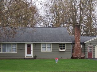 5 Sanhurst Dr, Scottsville, NY 14546