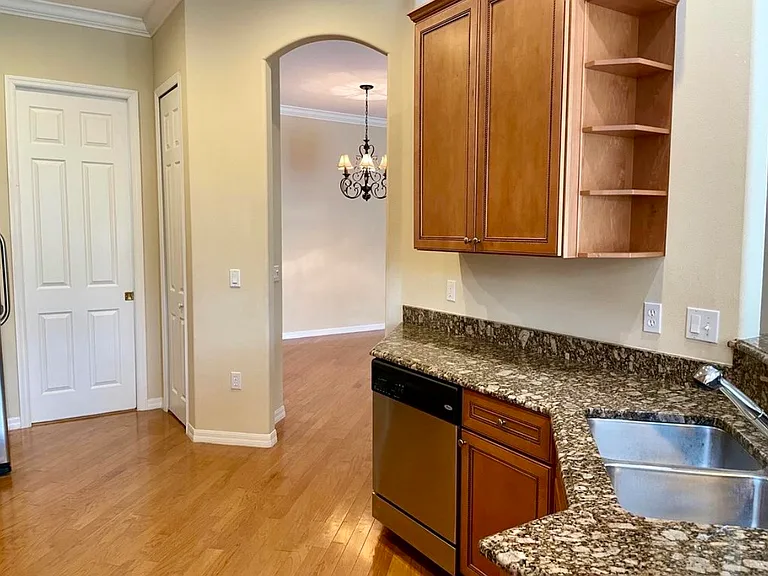 538 Newhall Ln — Photo 27