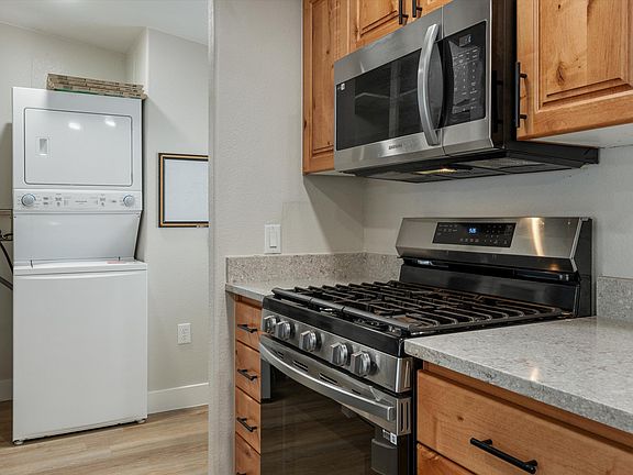 4th image of 117 N 3850 W