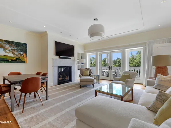 165 Kemble St Unit 15, Lenox, MA 01240