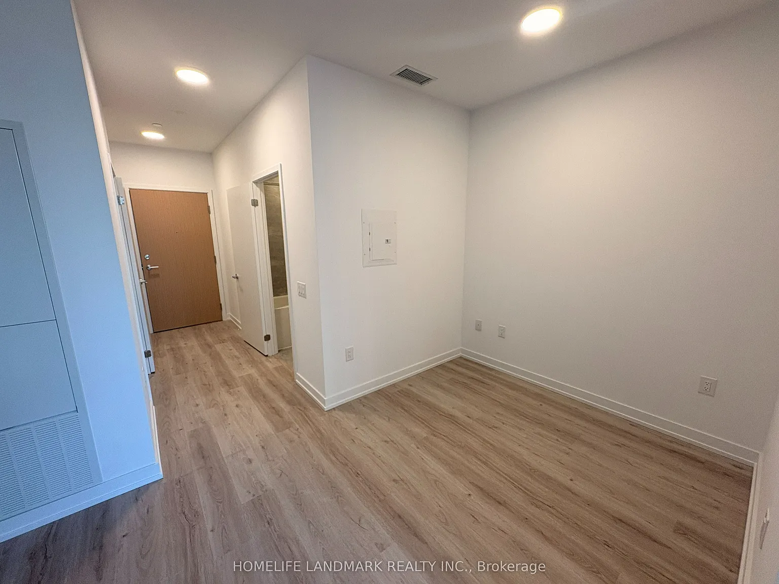 Studio, $2,050 — Photo 2