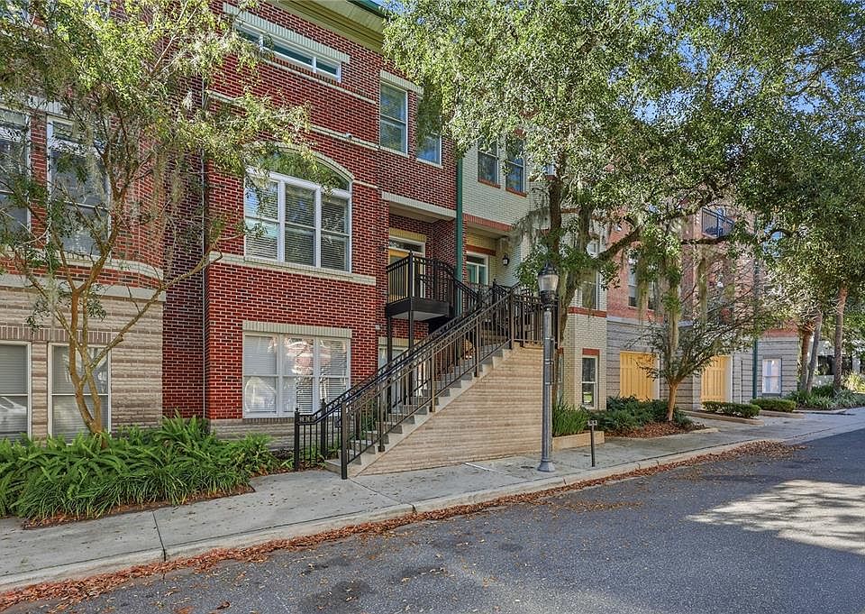 1st image of 132 NE 4th St