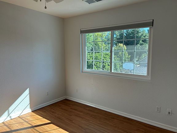 5th image of 204 Toyon Ln Unit A