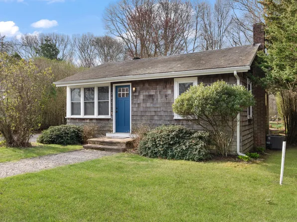 202 Middlebridge Rd, South Kingstown, RI 02879