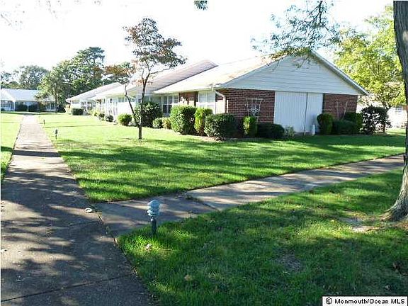4th image of 1013 Aberdeen Drive #D