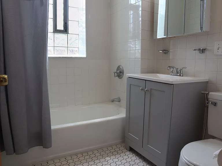 846 S Loomis St — Photo 37