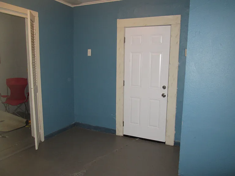 203 Fairfax Pl — Photo 4