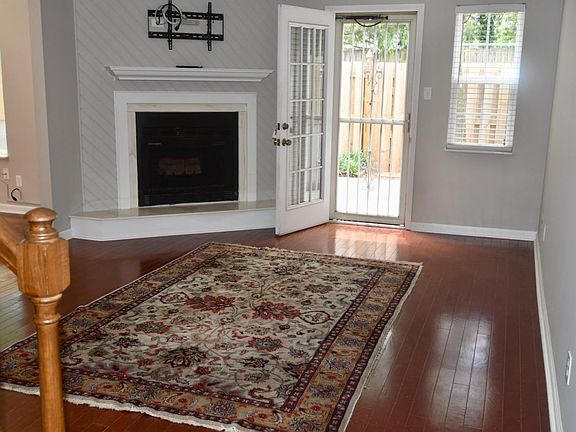 5th image of 7807 Village Dr