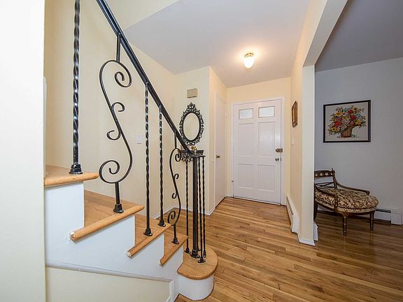 4th image of 2784 Genevieve Ct