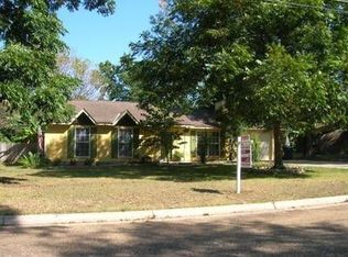 902 Yorktown Rd, Dothan, AL 36301