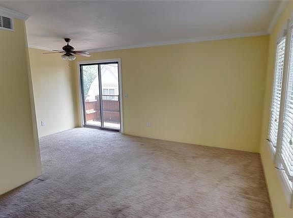 4th image of 243 W Jefferson Ave APT 8