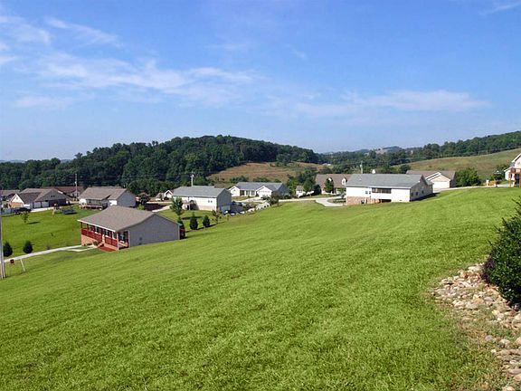 5th image of 219 Grand Valley Dr