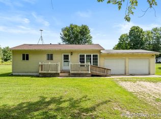 6118 N Hawley Hwy, Belding, MI 48809