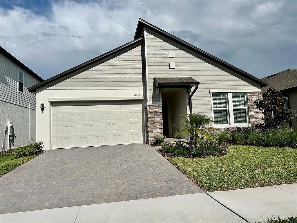 4 bed, 3.0 bath, 2084 sqft, $2,800 — Photo 2