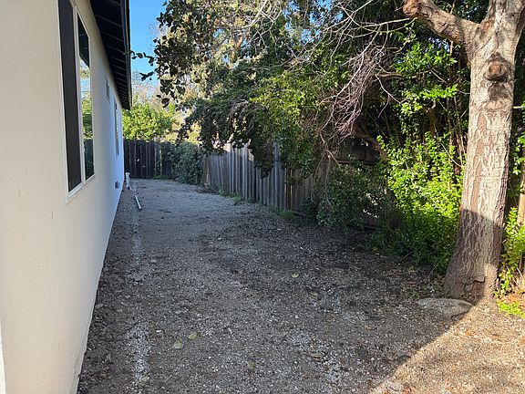5th image of 376 Ramona Dr