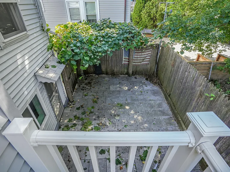 55 Alpine St — Photo 10