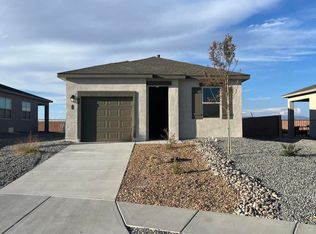 15 Avenida Parque Dr, Los Lunas, NM 87031