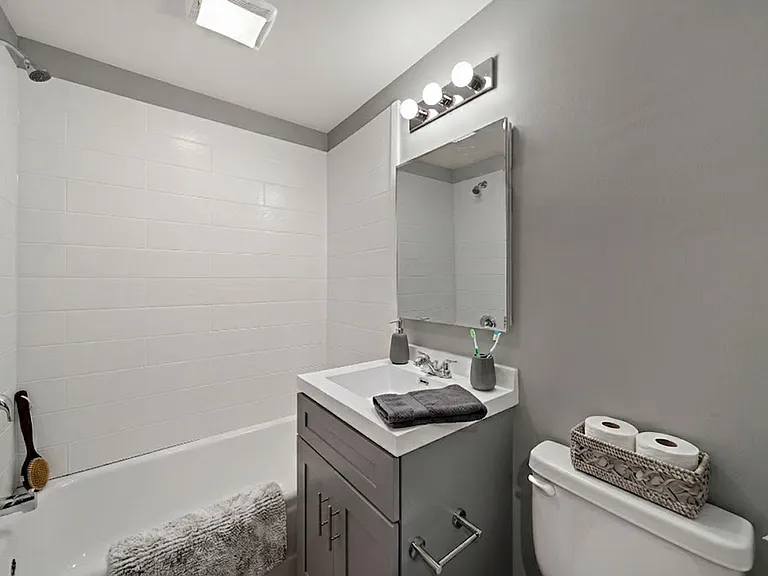 Bella Casa Apartments — Photo 16