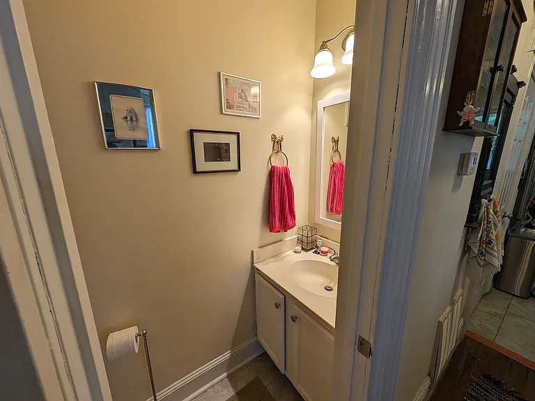 2115 E Marshall St #A — Photo 11