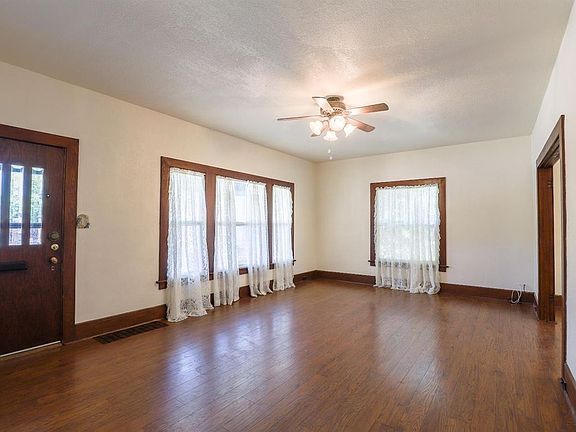 4th image of 1120 Arcade Blvd