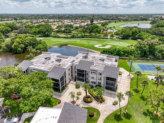 2nd image of 11811 Avenue Of The Pga #7-3b