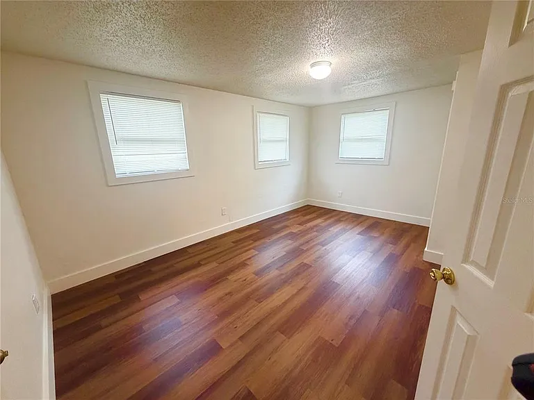 1502 W Grace St — Photo 13