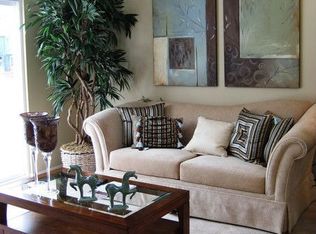 1048F Lakepointe St, Grosse Pointe Park, MI 48230