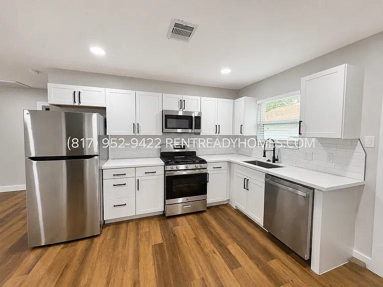 1104 Sunset Dr — Photo 5