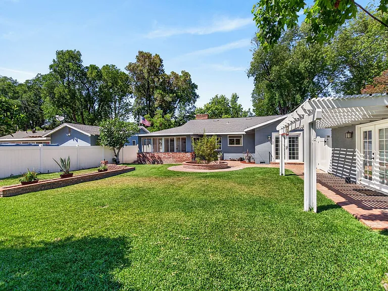 4260 Maplewood Pl — Photo 30