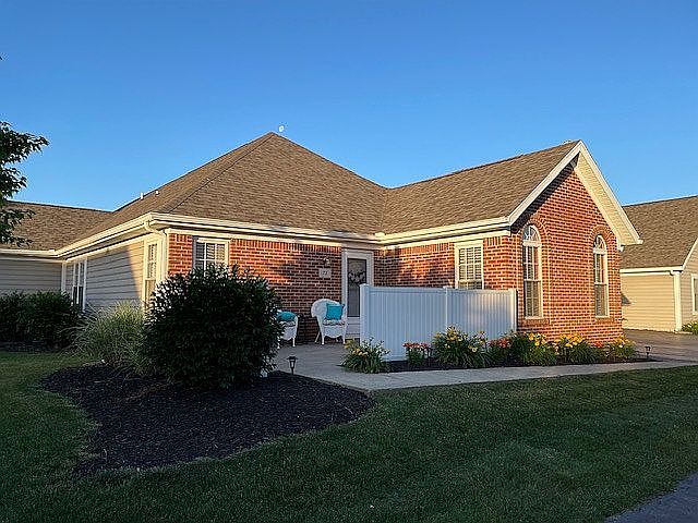 1st image of 72 Summerfield Blvd