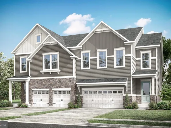 18064 Woods Overlook Dr, Dumfries, VA 22026