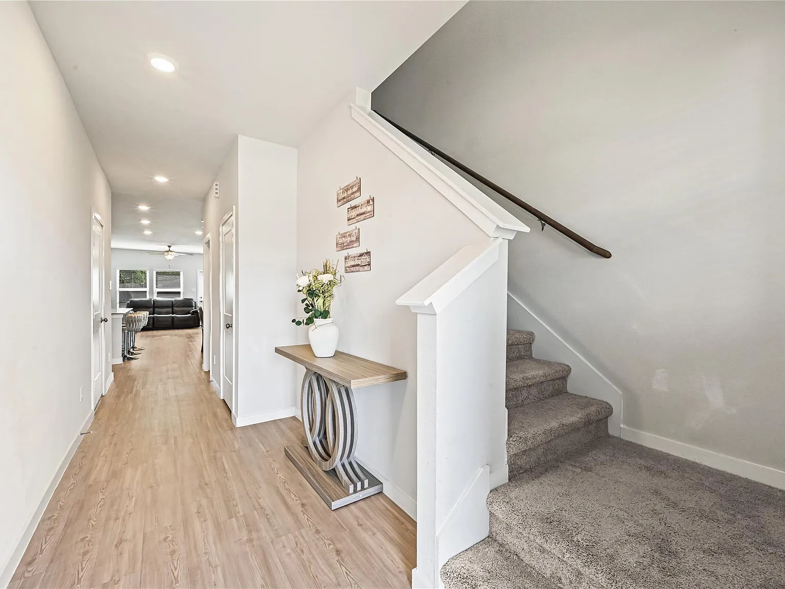4 bed, 2.5 bath, 1897 sqft, $1,995 — Photo 3