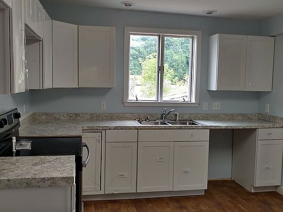 2nd image of 54 Catherine St