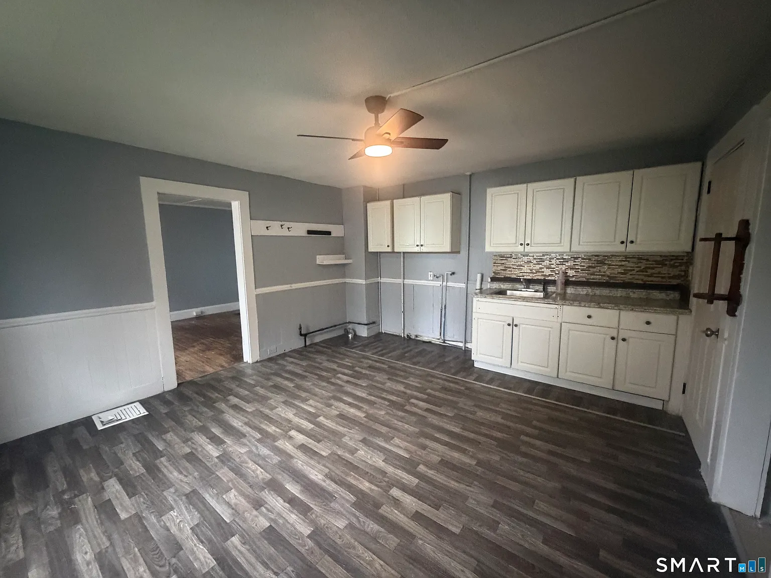 2 bed, 1.0 bath, 3752 sqft, $1,550 — Photo 3